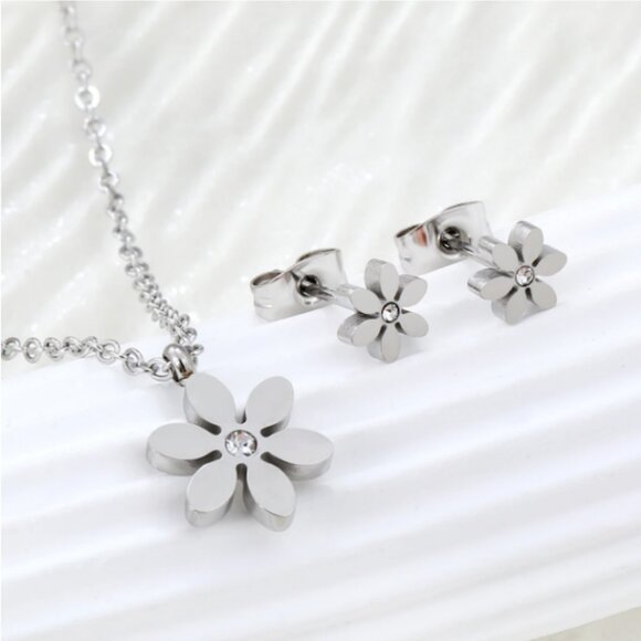 🍏50% OFF/3+...Dainty Daisy Flower Earrings/Necklace Set (Silver) - Picture 7 of 9